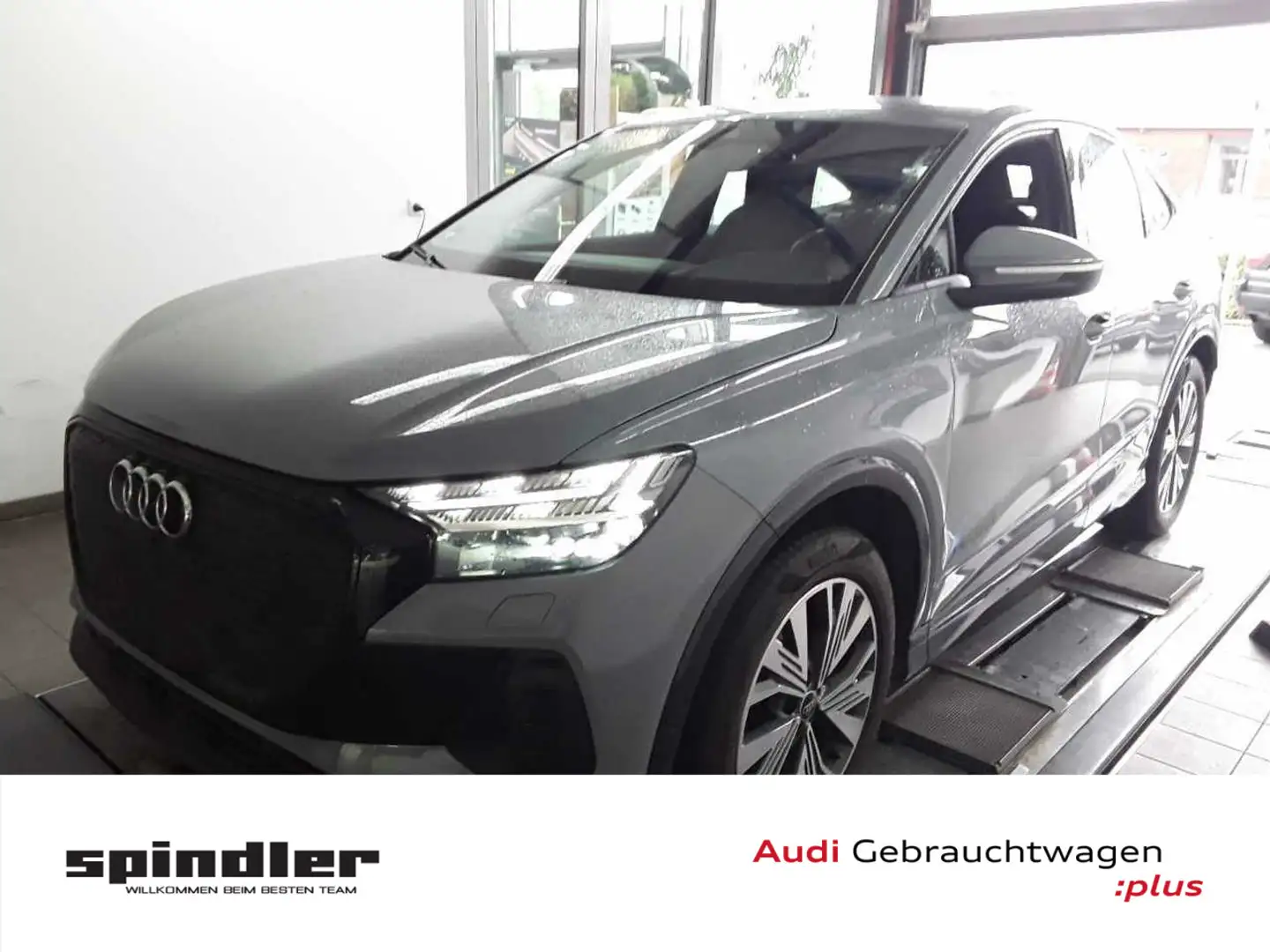 Audi Q4 e-tron advanced 40 / Navi, Matrix Grau - 1