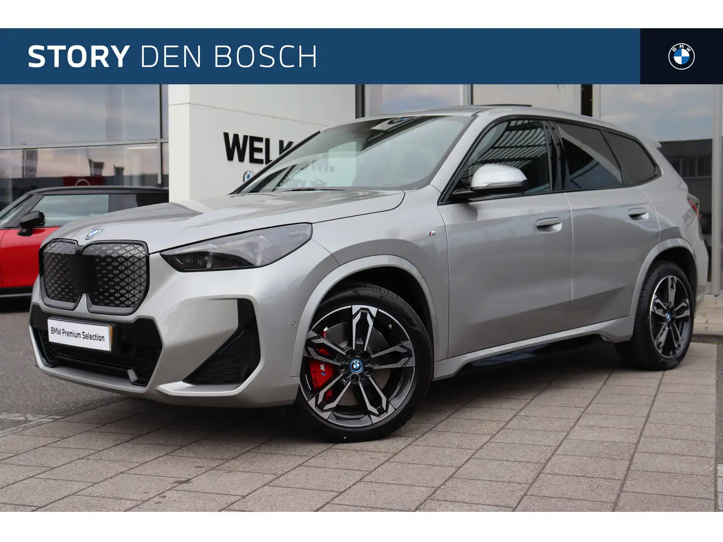 BMW iX1 eDrive20 M Sport / Panoramadak / Trekhaak / Sports Argent - 1