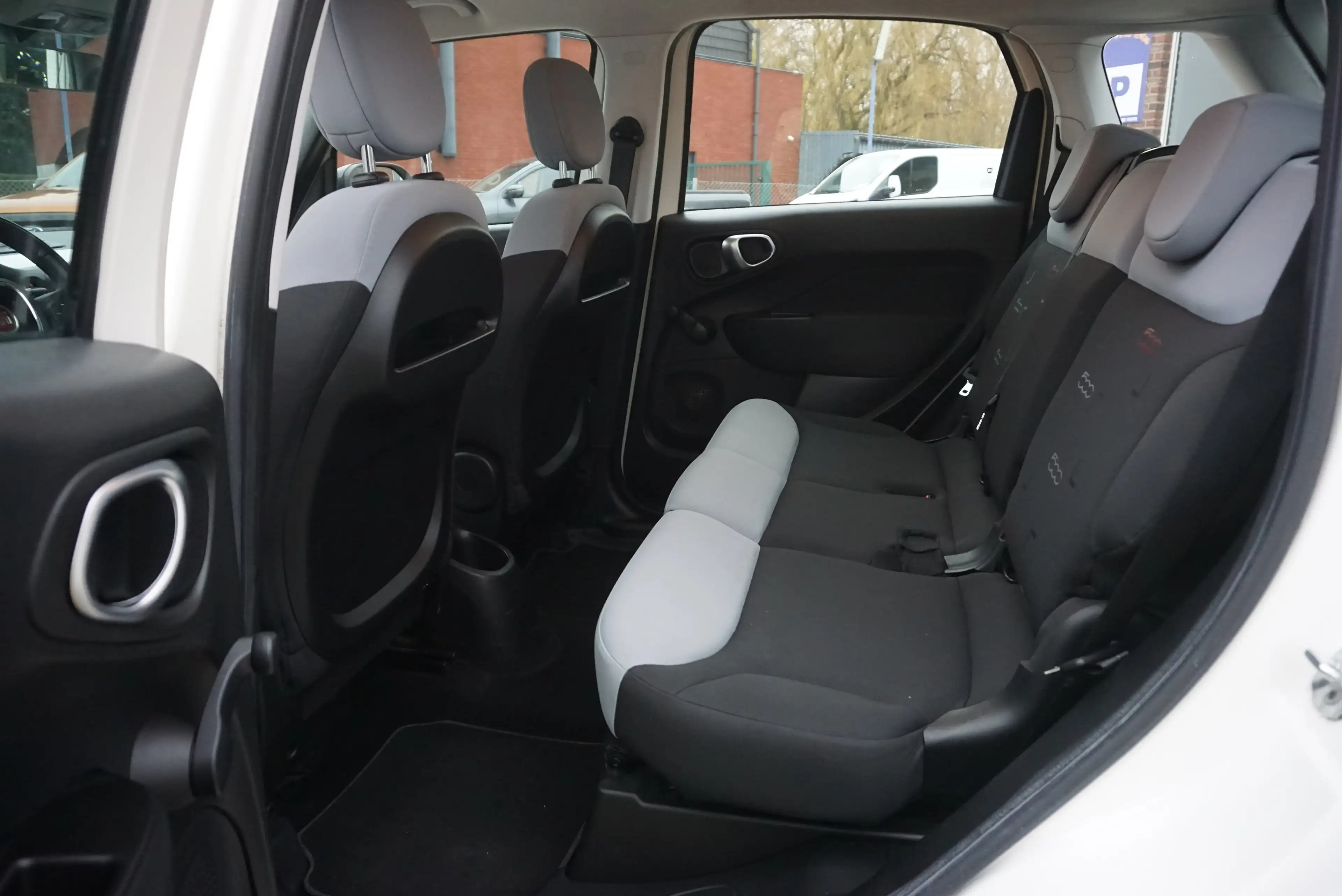Fiat 500L 1.4i Pop Star CLIMATISATION PDC CARNET CRUISE EU6B — photo 10
