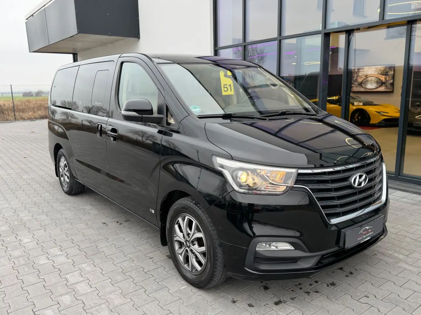 Hyundai H-1 Travel Premium 2.5 CRDI Autom. Leder Navi Schwarz - 2