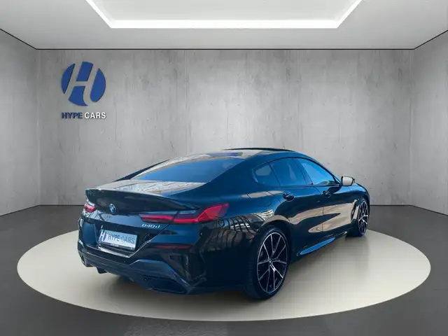 BMW 8 Series view 4
