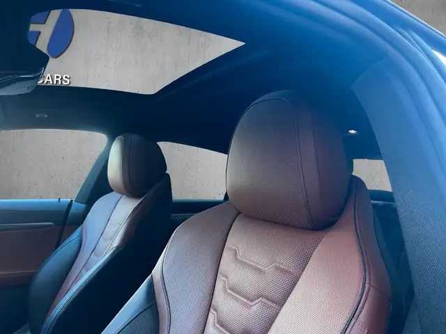 BMW 8 Series view 11