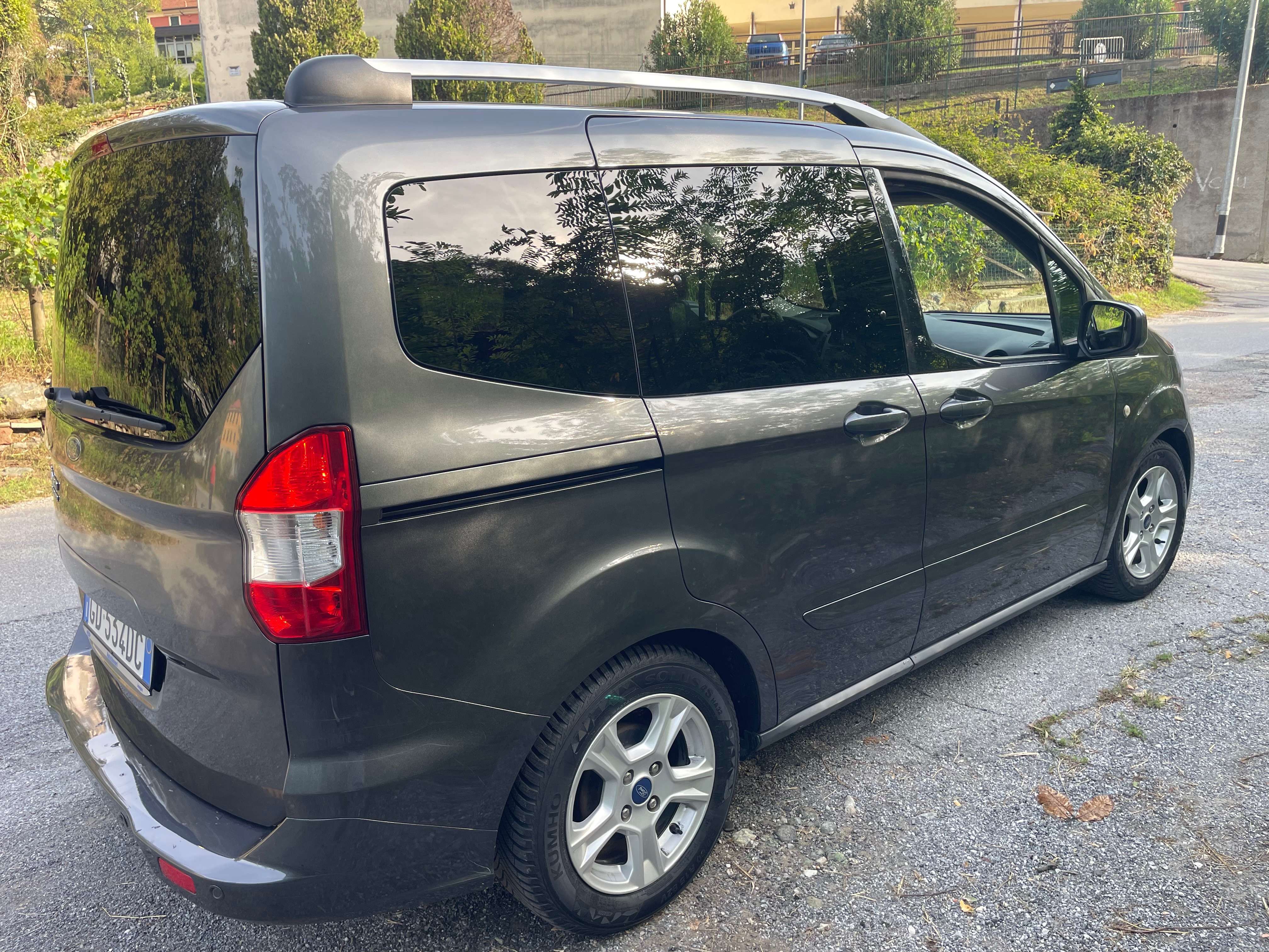 2020 Ford Tourneo