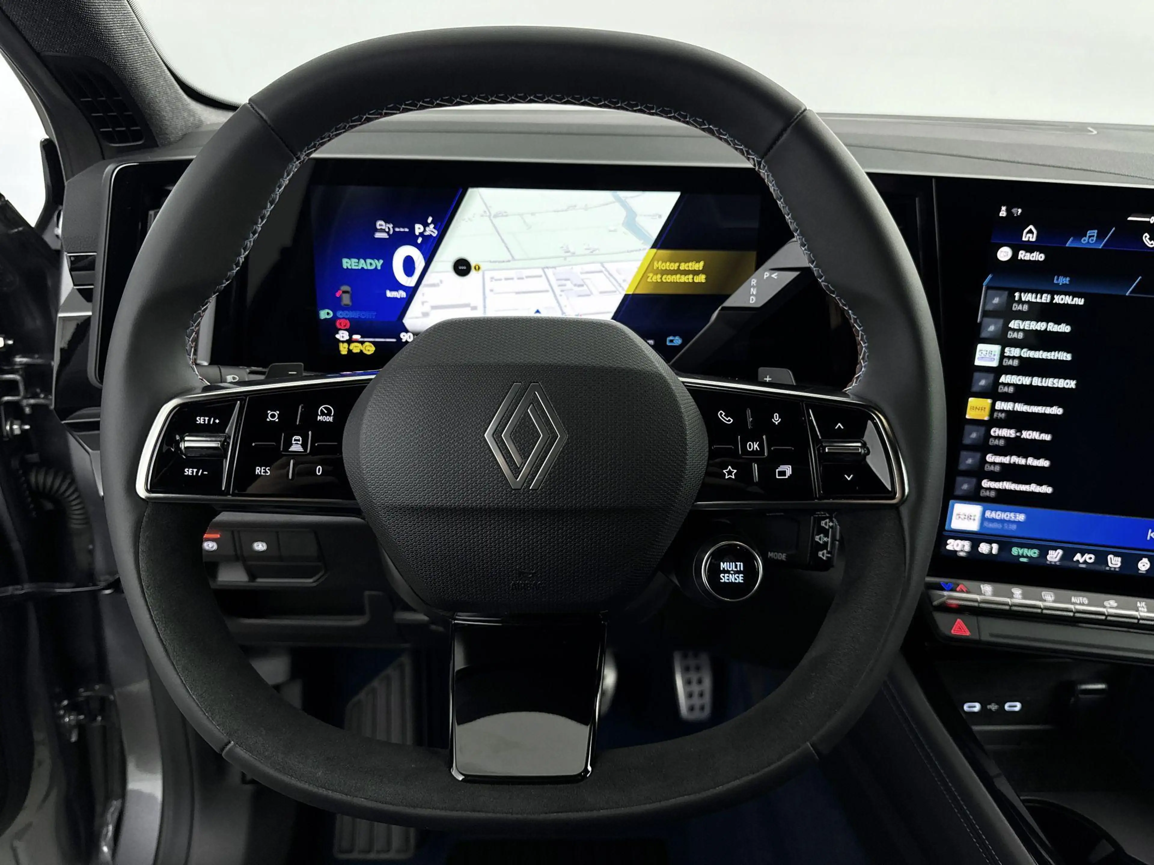 Renault Rafale 1.2 E-Tech 4x4 plug-in hybrid 300 esprit Alpine | — photo 14