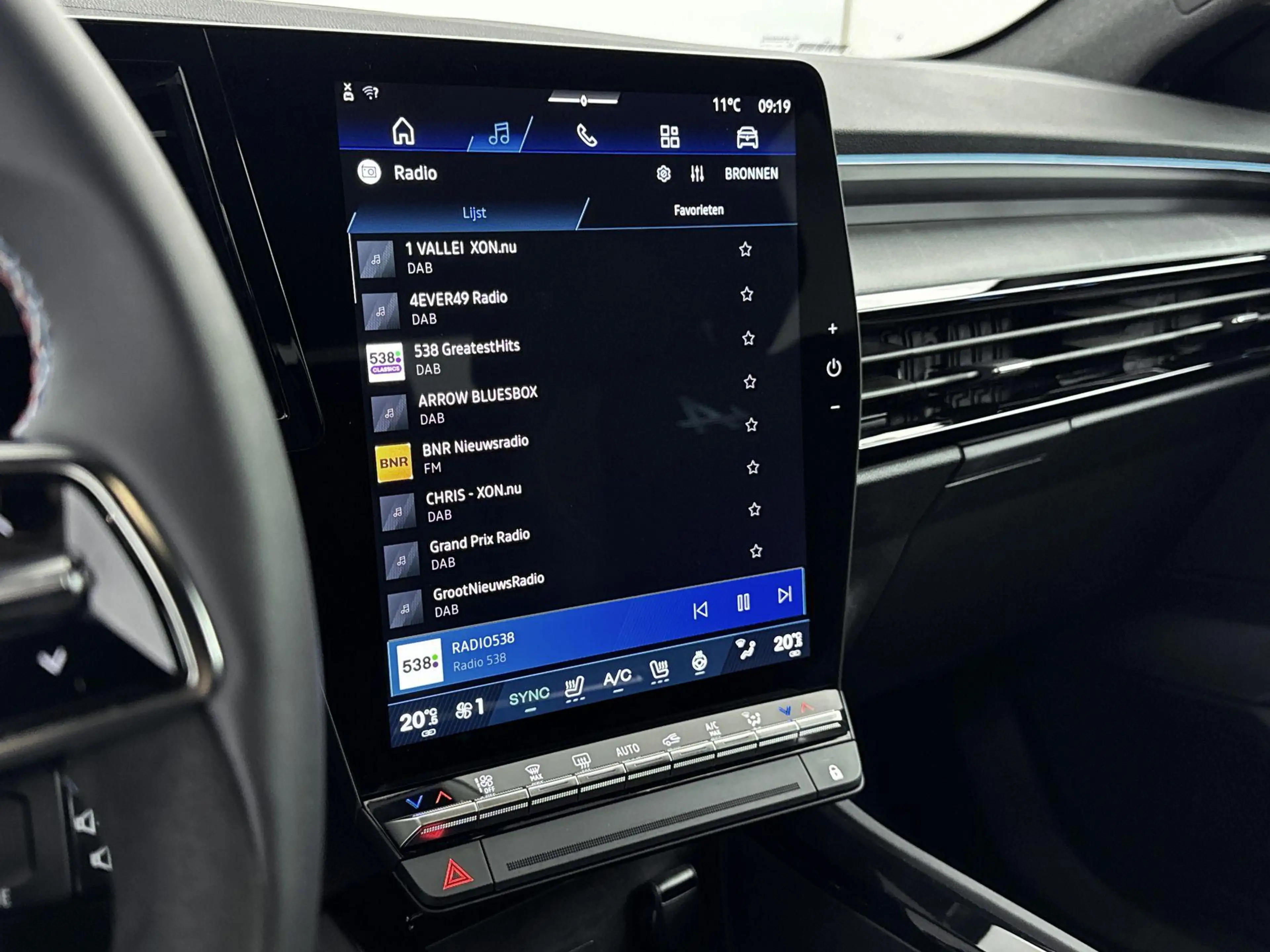 Renault Rafale 1.2 E-Tech 4x4 plug-in hybrid 300 esprit Alpine | — photo 6