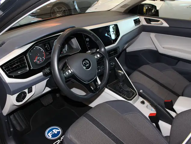Volkswagen Polo view 12