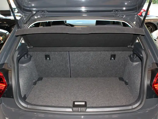 Volkswagen Polo view 7
