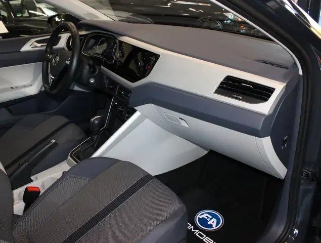 Volkswagen Polo view 9