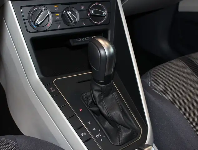 Volkswagen Polo view 14