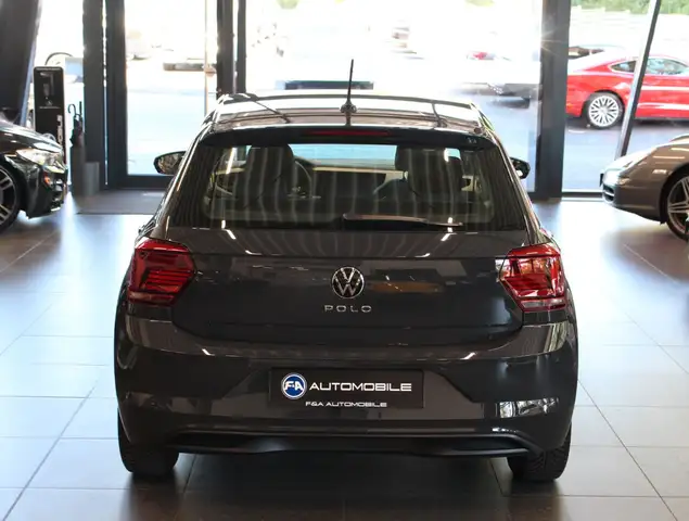Volkswagen Polo view 6