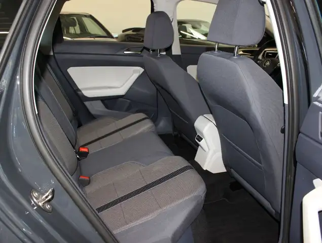 Volkswagen Polo view 10