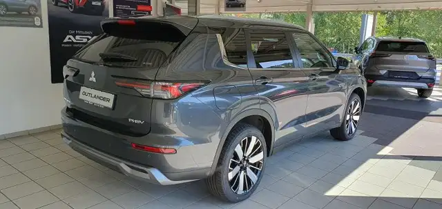 Mitsubishi Outlander view 7