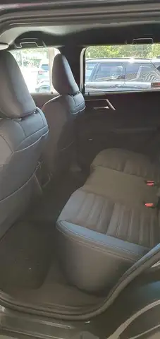 Mitsubishi Outlander view 9