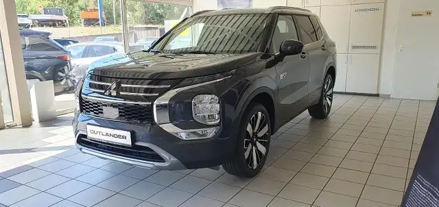 Mitsubishi Outlander main image