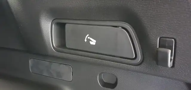 Mitsubishi Outlander view 13