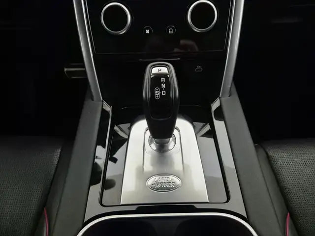 Land Rover Discovery Sport view 10