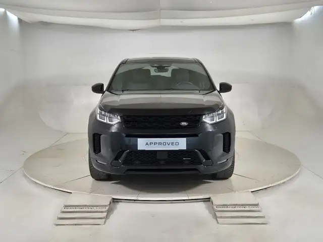 Land Rover Discovery Sport view 8