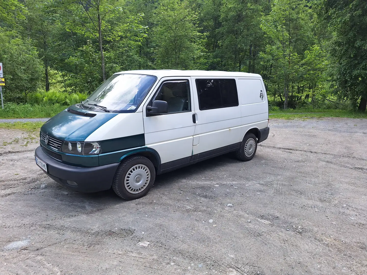 Volkswagen T4 Kombi Kombi 3-0-0 2,5 TDI Weiß - 1