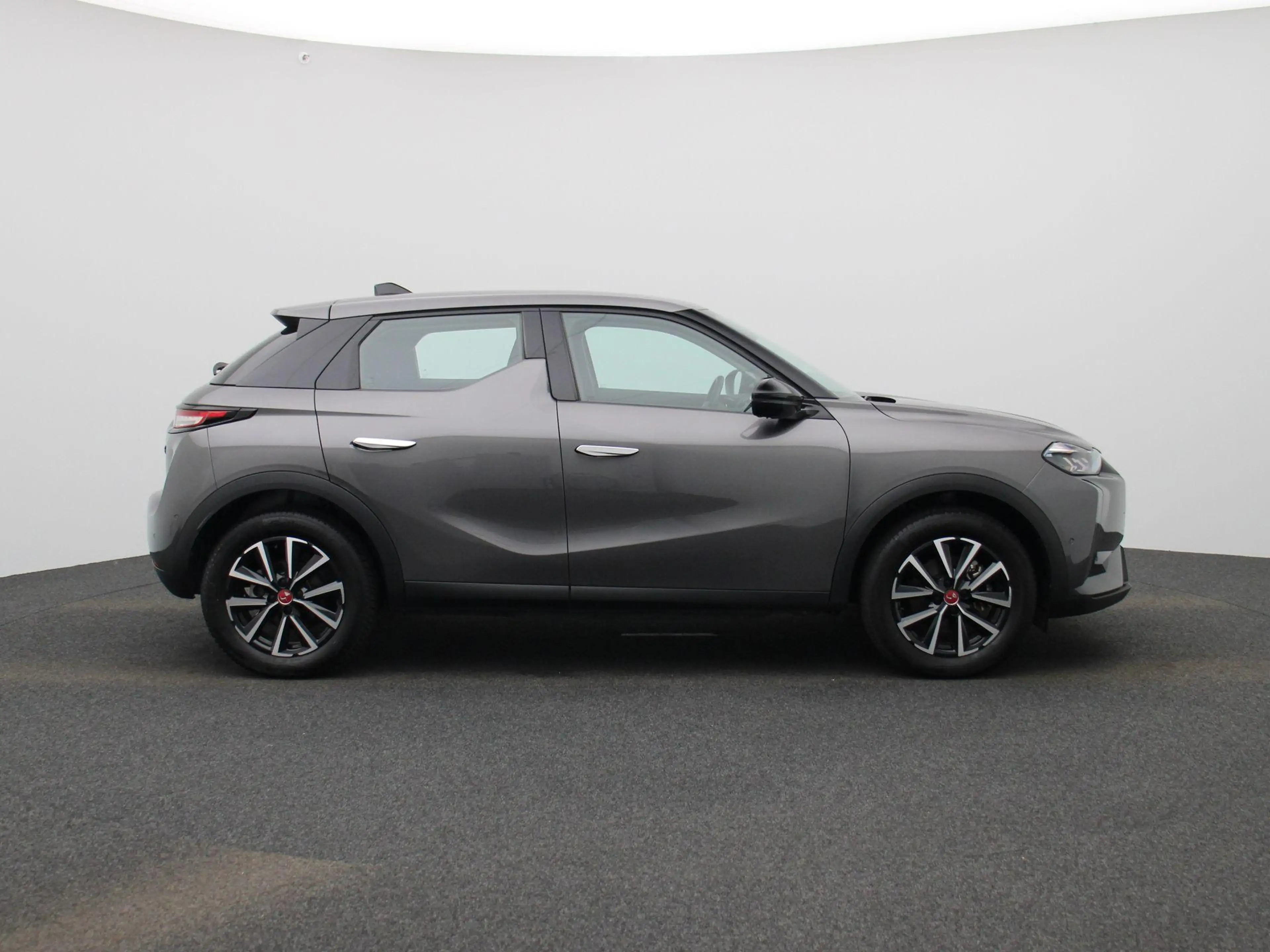 DS Automobiles DS 3 Crossback E-Tense Bastille 50 kWh — photo 6