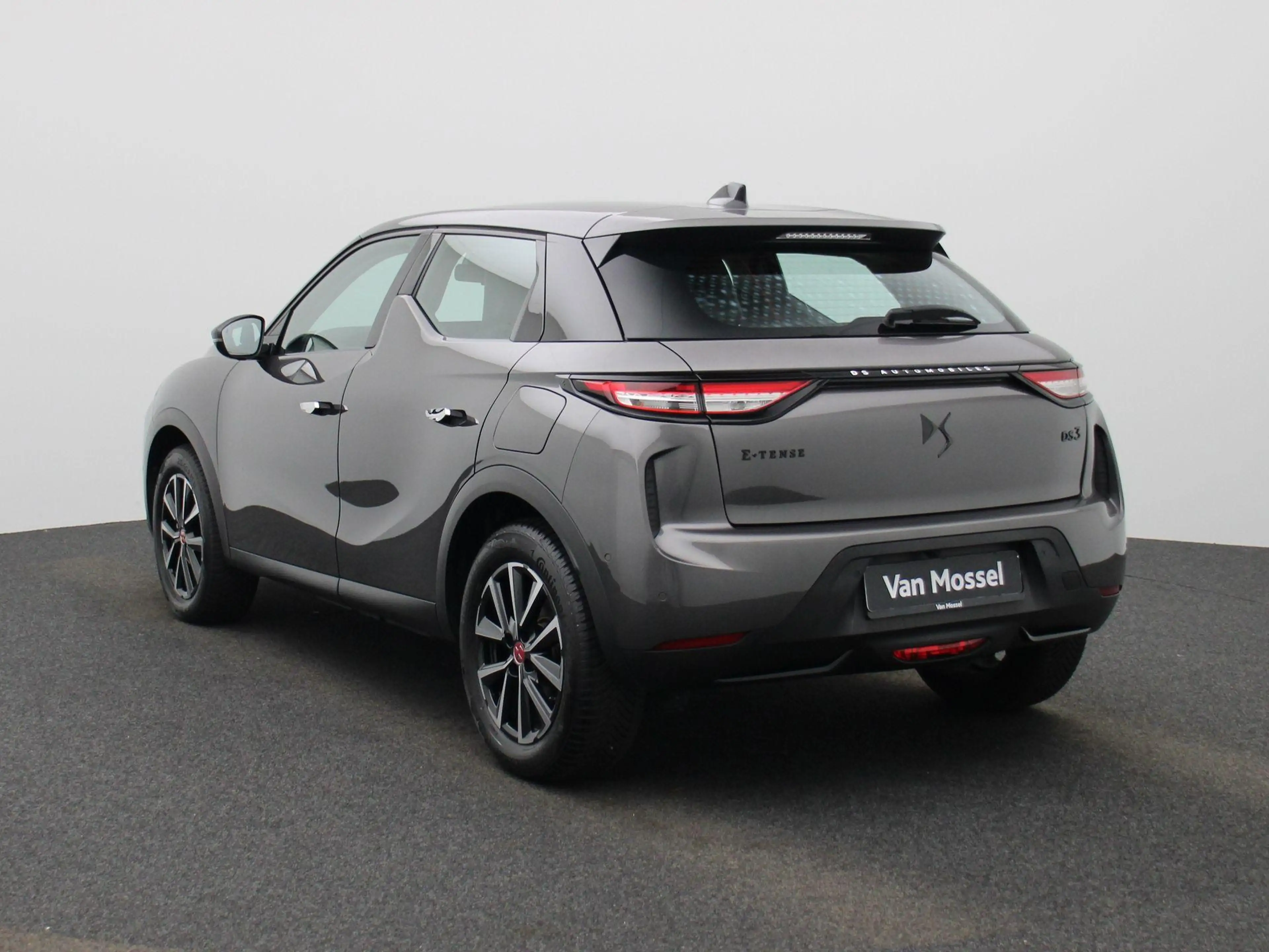 DS Automobiles DS 3 Crossback E-Tense Bastille 50 kWh — photo 2