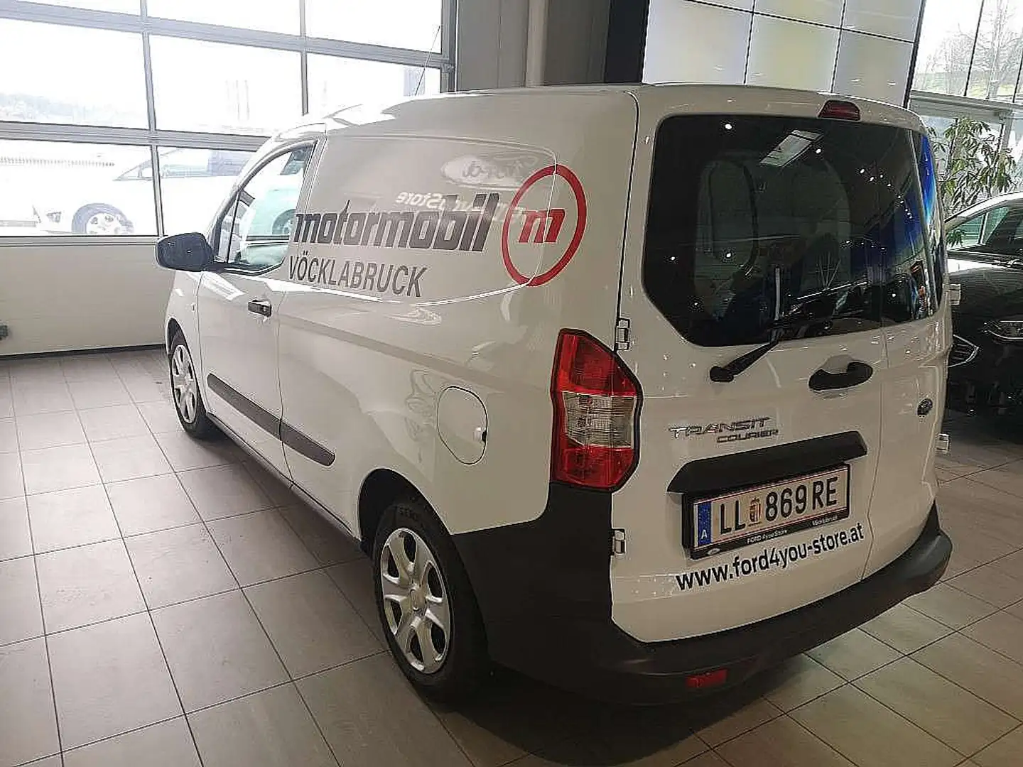 Ford Transit Courier 1,0 EcoBoost Trend Weiß - 2