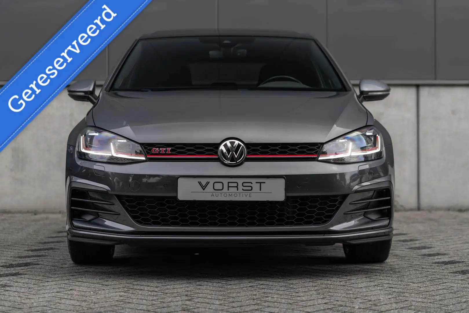 Volkswagen Golf GTI 2.0 TSI Performance Pano DSG Alcantara Grijs - 2