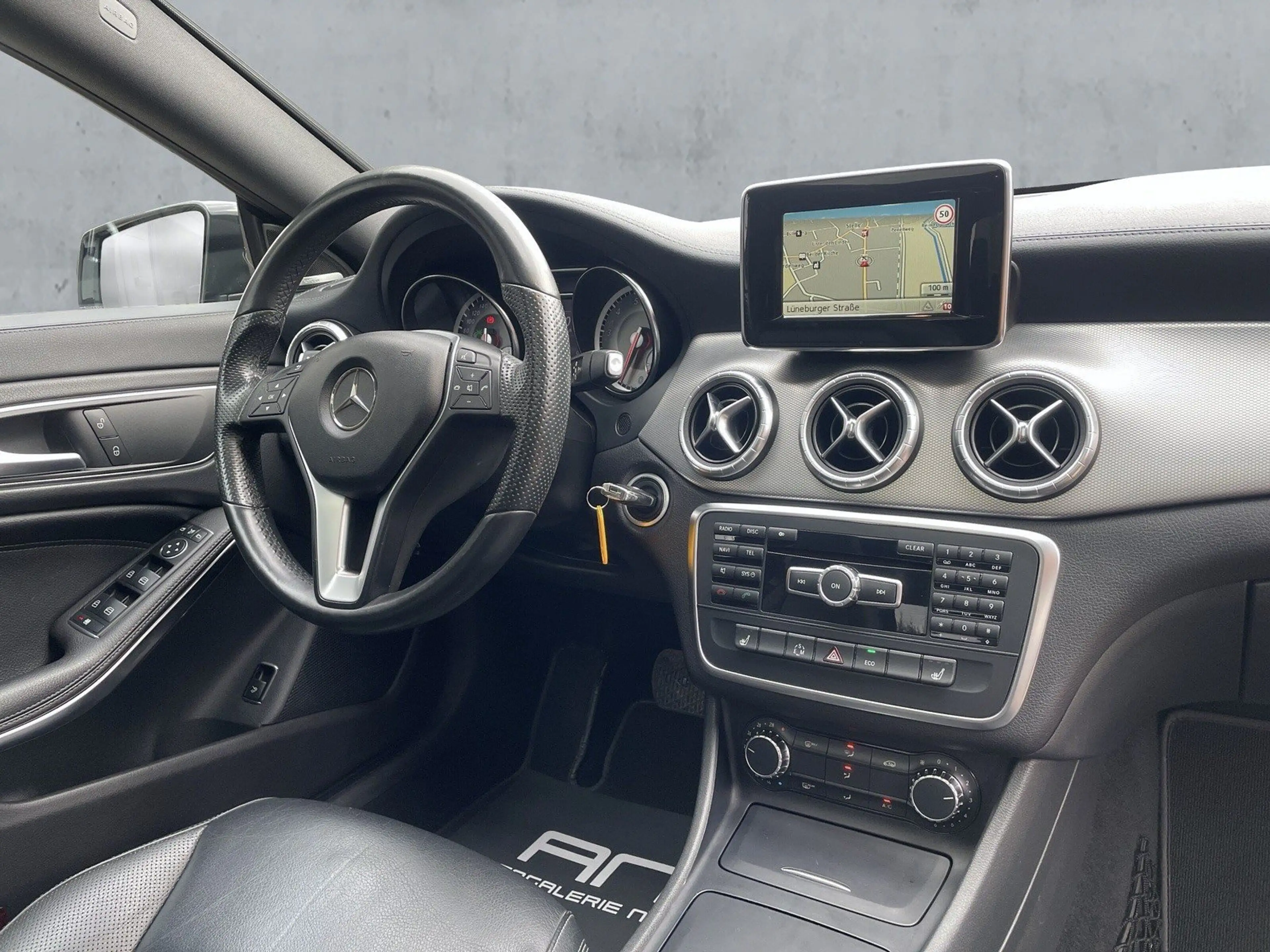 Mercedes-Benz CLA 200 Bi-Xenon+Pano+Leder+H&K+RFK — photo 13