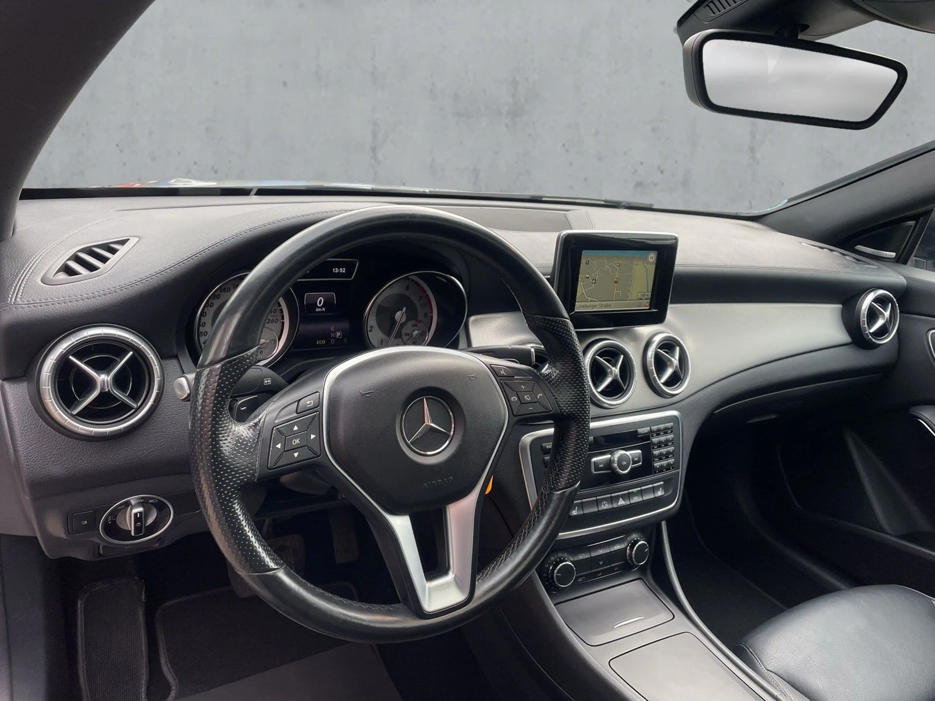 Mercedes-Benz CLA 200 Bi-Xenon+Pano+Leder+H&K+RFK — photo 12