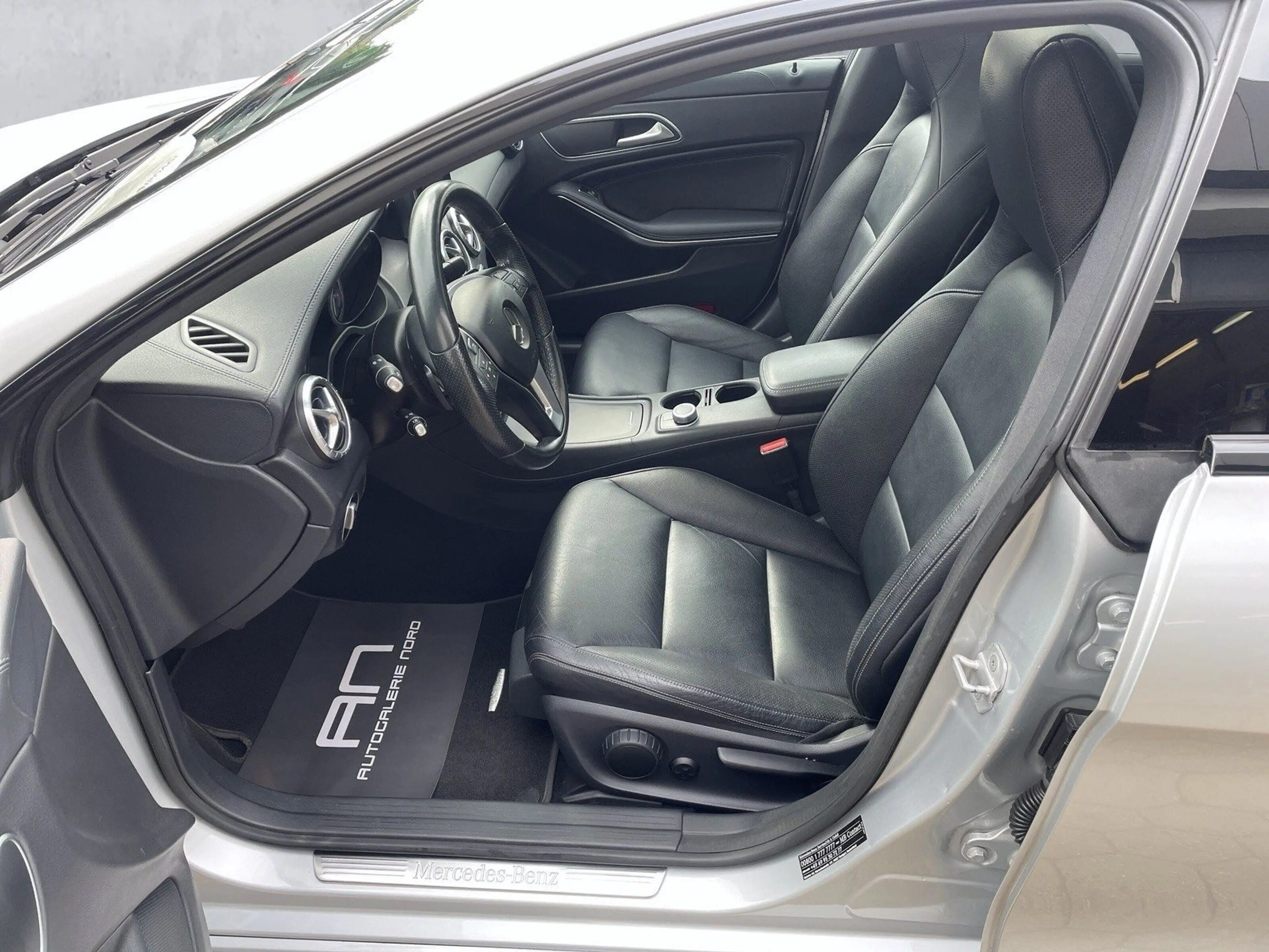 Mercedes-Benz CLA 200 Bi-Xenon+Pano+Leder+H&K+RFK — photo 11