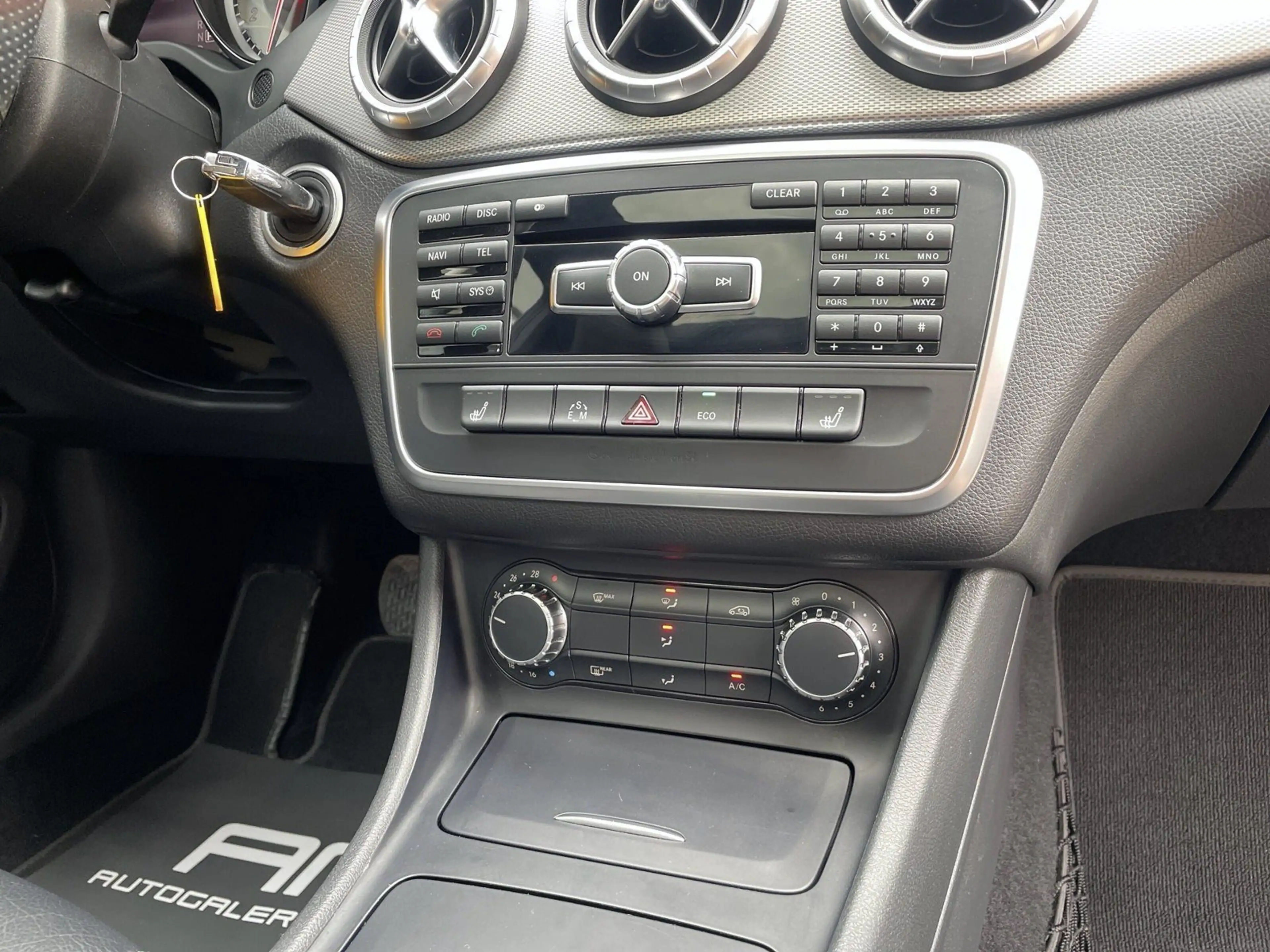 Mercedes-Benz CLA 200 Bi-Xenon+Pano+Leder+H&K+RFK — photo 14