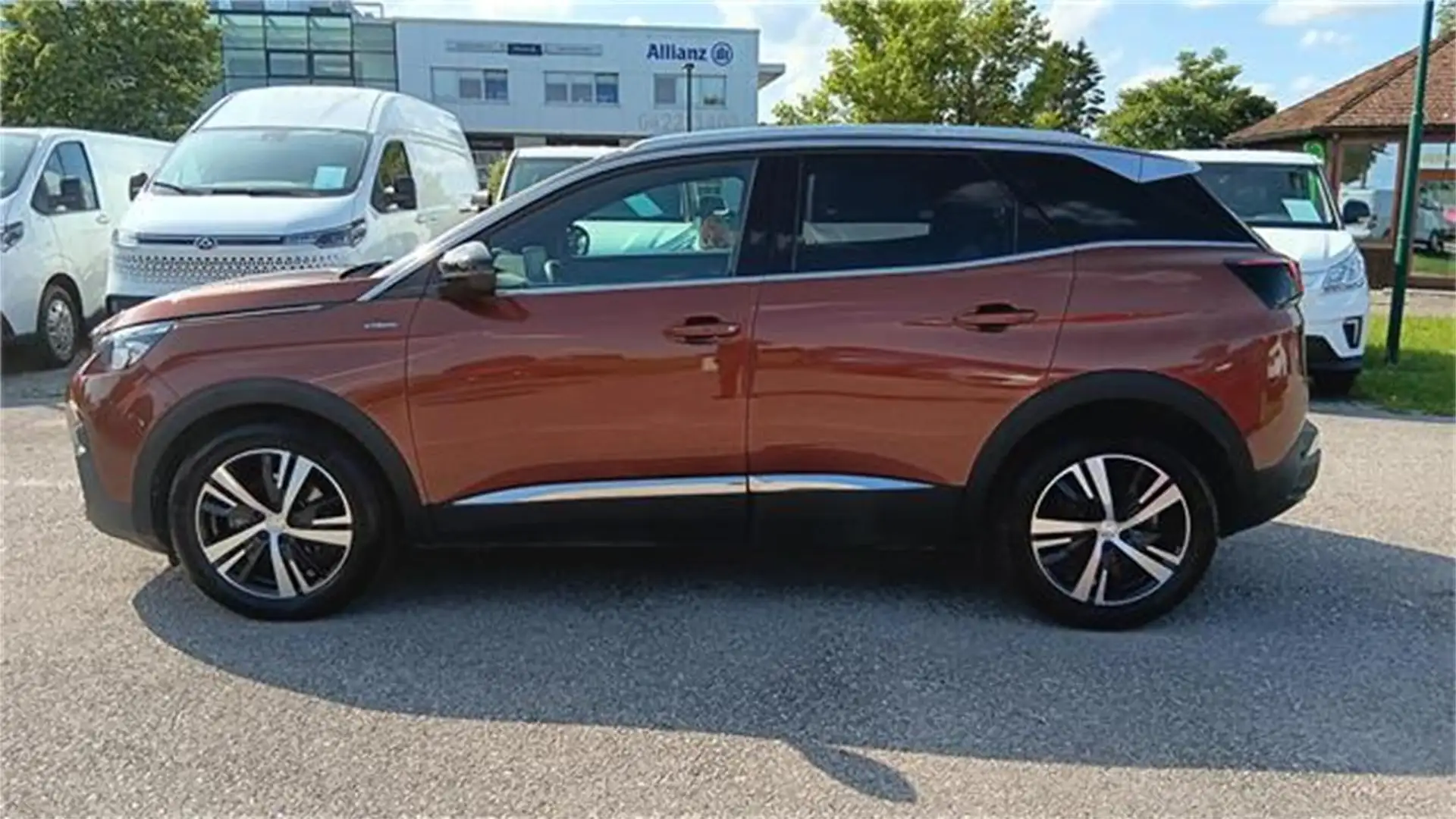 Peugeot 3008 1,6 BlueHDi 120 S&S 6-Gang GT Line Braun - 2