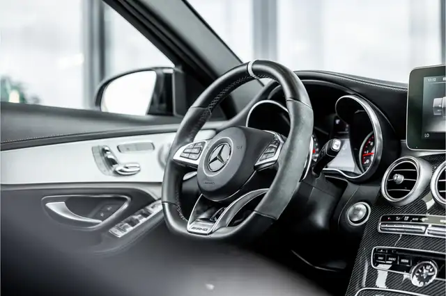 Mercedes-Benz C 63 Amg view 11