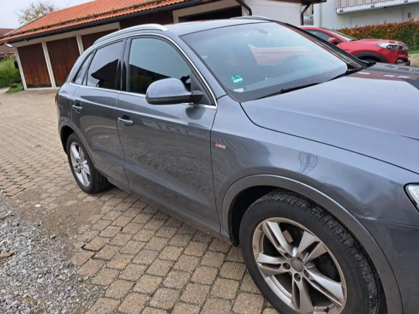 Audi Q3 Quattro Sport 2.0 TDI mit Panoramadach Grau - 2