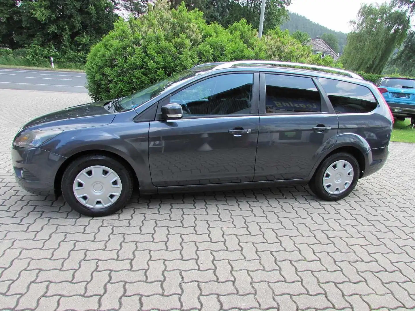 Ford Focus Turnier 1.8 Titanium Tüv Neu Grau - 2