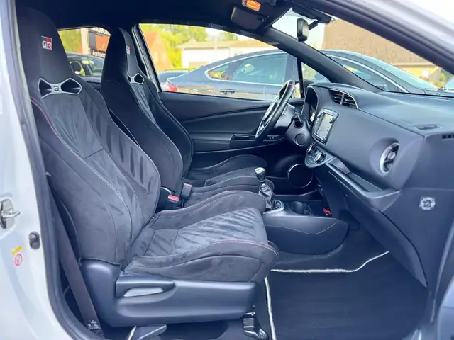 Toyota Yaris view 8