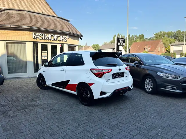 Toyota Yaris view 5