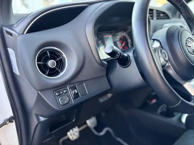 Toyota Yaris view 6