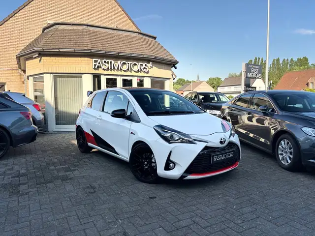 Toyota Yaris view 2