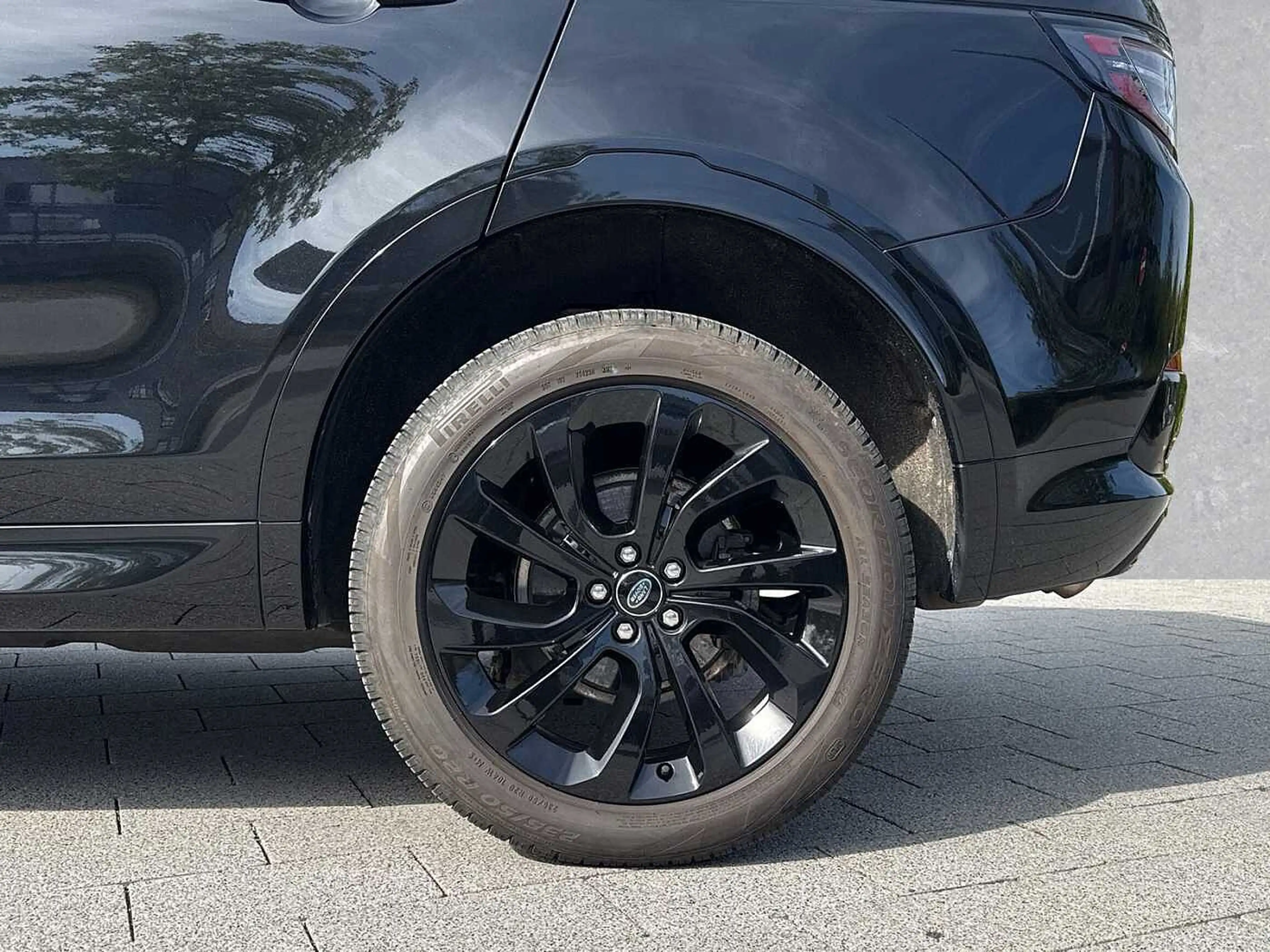 Land Rover Discovery Sport D200 R-Dynamic HSE *AHK* — photo 9