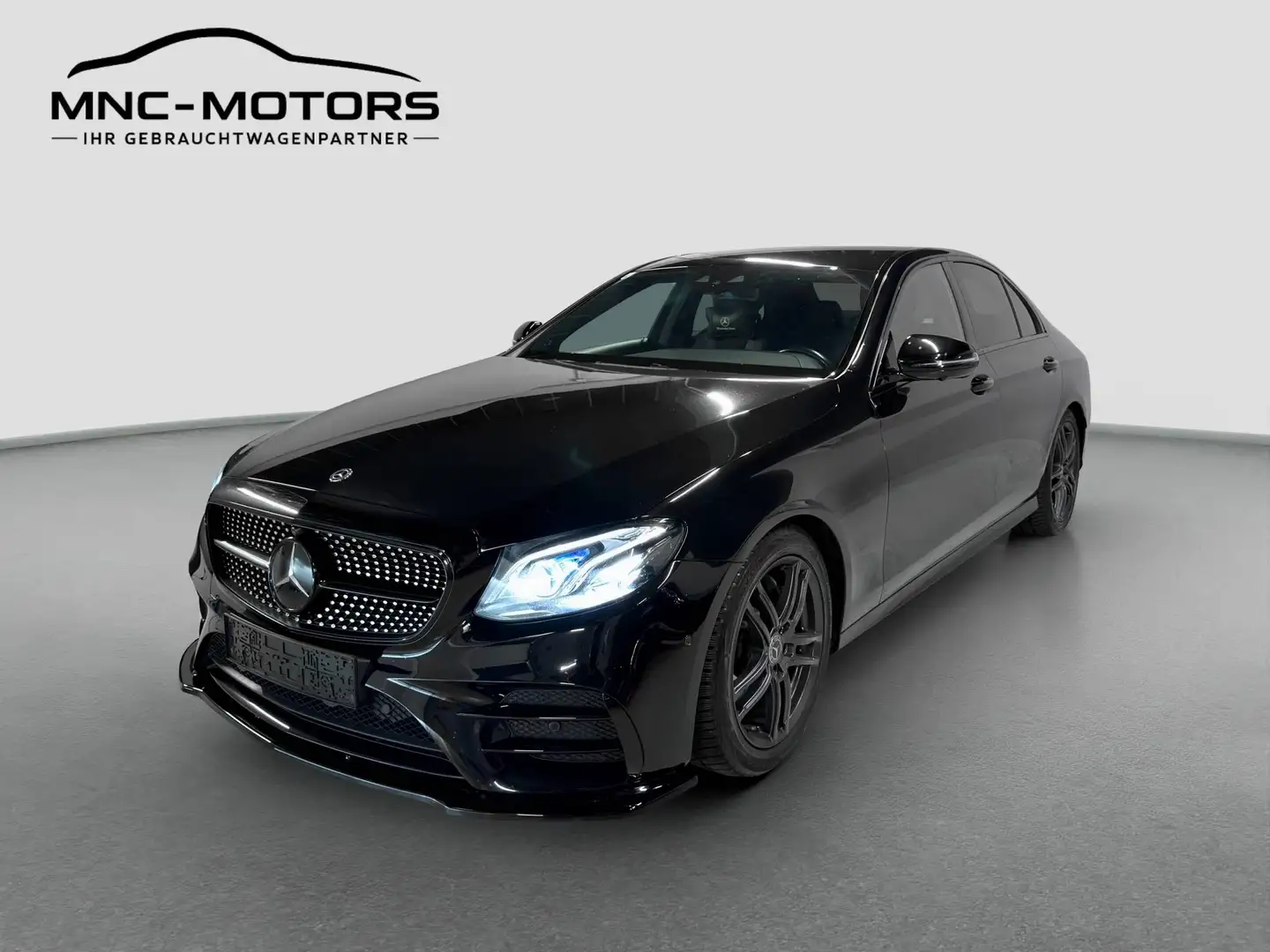 Mercedes-Benz E 220 d 4Matic|AMG-Line|360°KAMERA|MULTIBEAM|WIDESCREEN|AMBIENTE|LED|SPURHALTE|TOTWINKELASSISTENT|NIGHTPAKET Schwarz - 1