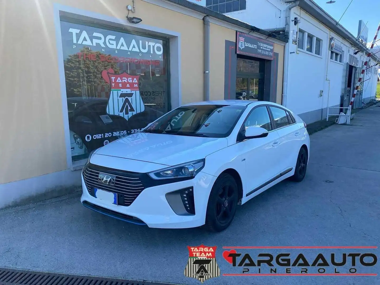 Hyundai IONIQ 1.6 Hybrid DCT Comfort Bianco - 1