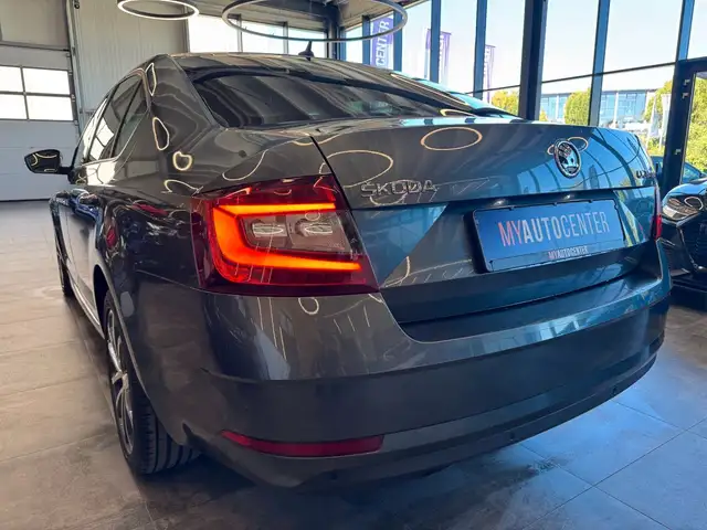 Skoda Octavia view 5