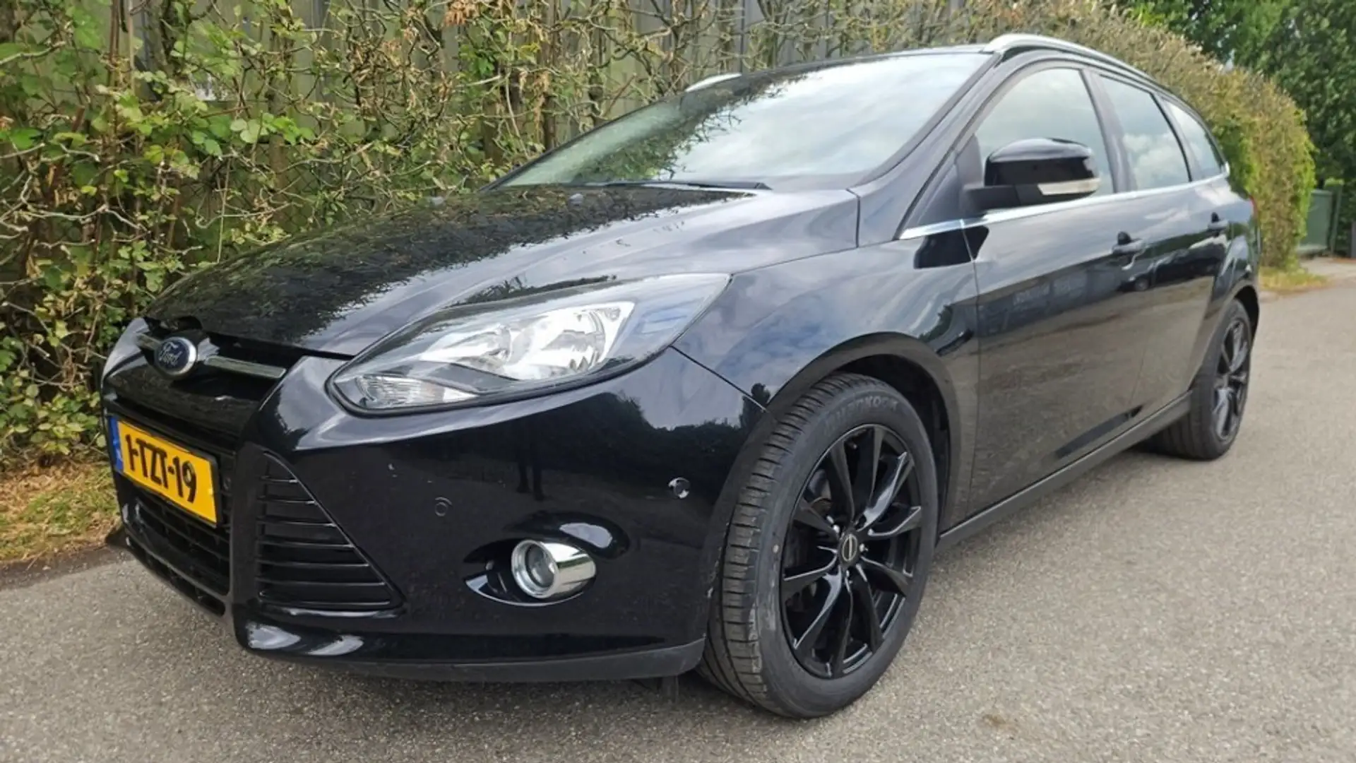 Ford Focus 1.0 Ti-VCT EcoBoost Zwart - 2