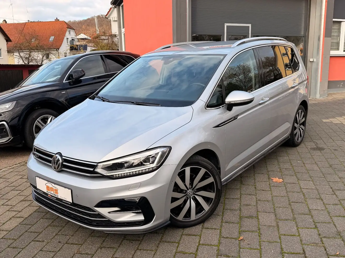 Volkswagen Touran 1.4 TSI R-Line+Highline*DSG*LED*NAV*KAM* Silber - 1