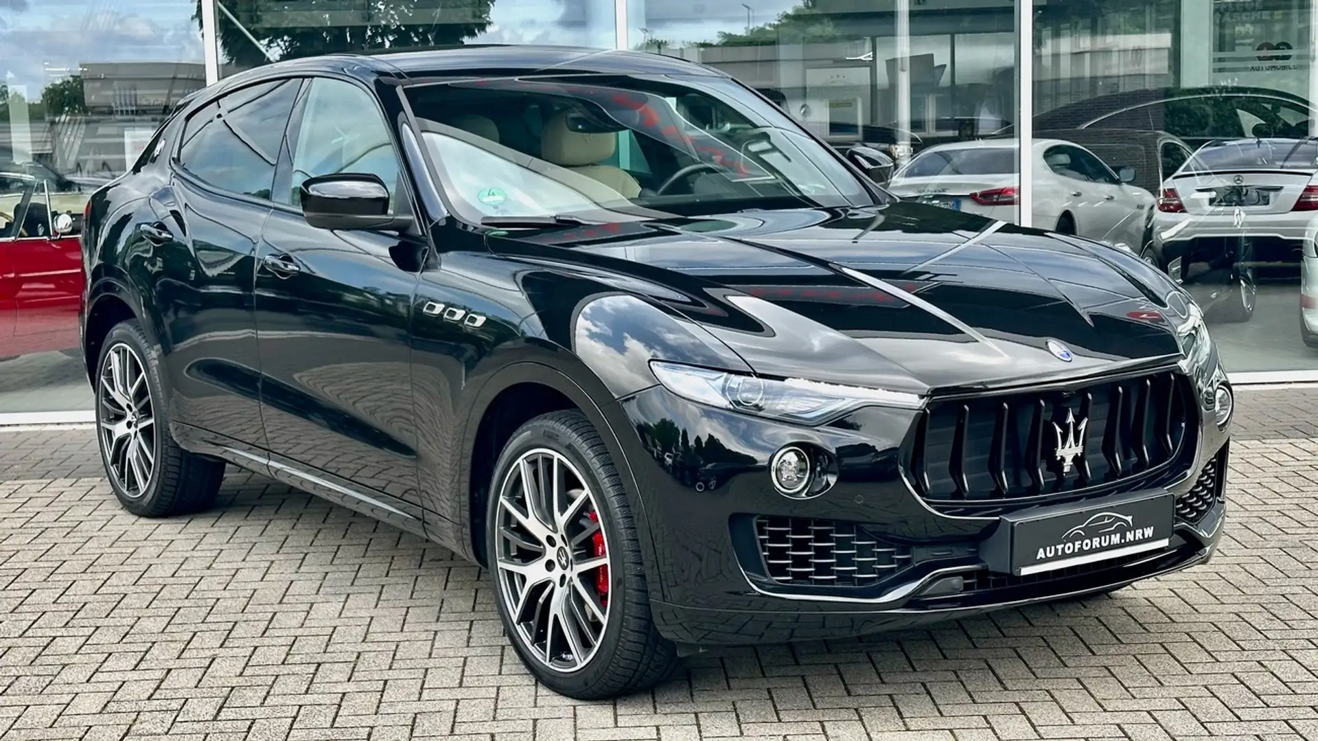 Maserati Levante 3.0 Diesel Allrad Granlusso - 50.336 km Nero - 1