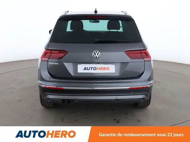 Volkswagen Tiguan view 5