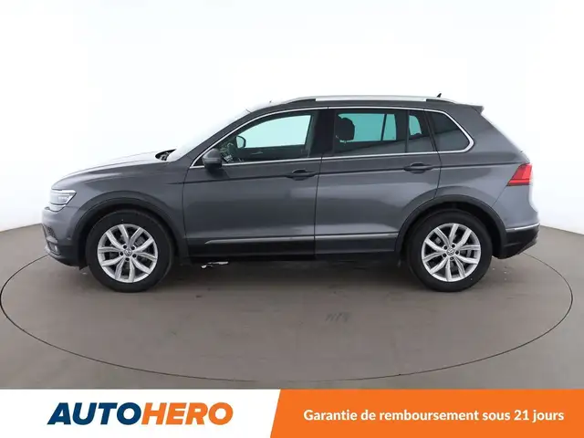 Volkswagen Tiguan view 3