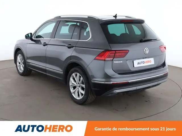 Volkswagen Tiguan view 4