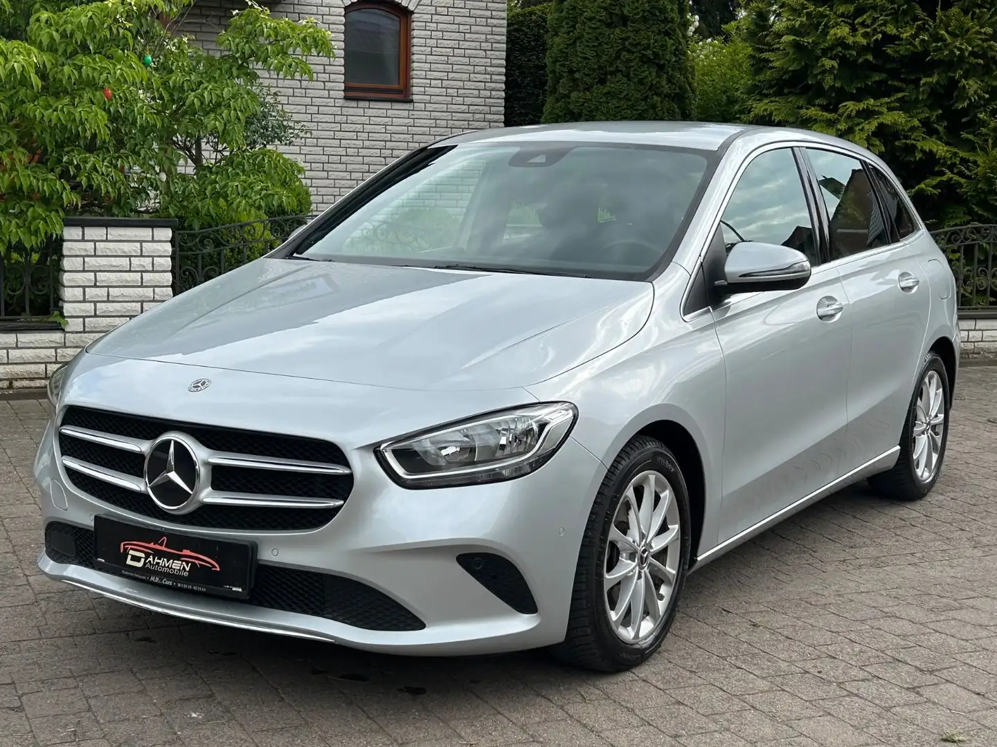 Mercedes-Benz B 180 MBUX*AC.AUTO*SHZ*PDC*Sparsam Plateado - 1