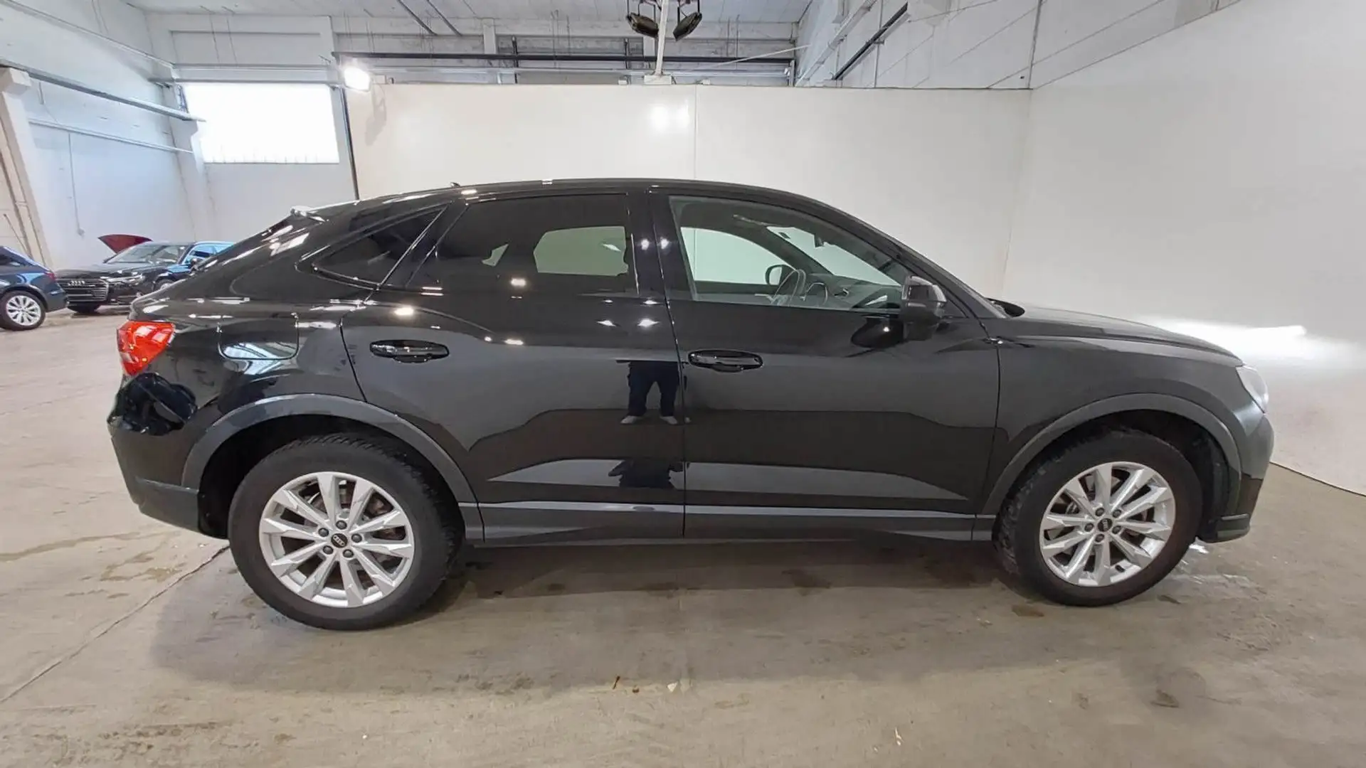 Audi Q3 Sportback 45 e 360*LED*Navi*ACC*Virtual*DAB Schwarz - 2